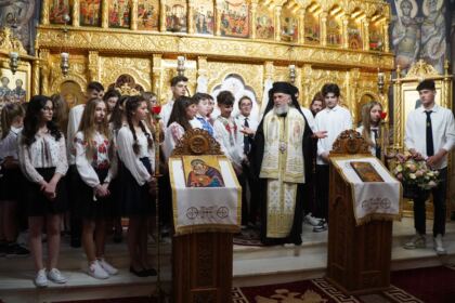 Curs festiv al elevilor seminarişti gălăţeni – fotografia 30