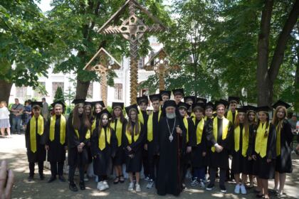 Curs festiv al elevilor seminarişti gălăţeni – fotografia 49