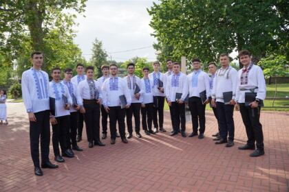 Serbarea elevilor seminarişti gălăţeni – fotografia 3