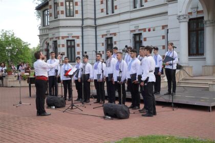 Serbarea elevilor seminarişti gălăţeni – fotografia 7