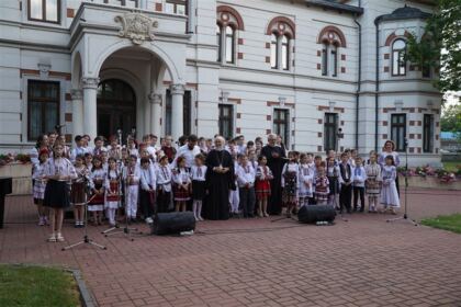 Serbarea elevilor seminarişti gălăţeni – fotografia 15