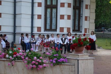 Serbarea elevilor seminarişti gălăţeni – fotografia 20