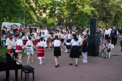 Serbarea elevilor seminarişti gălăţeni – fotografia 24