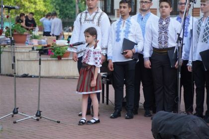 Serbarea elevilor seminarişti gălăţeni – fotografia 25