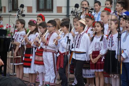 Serbarea elevilor seminarişti gălăţeni – fotografia 31