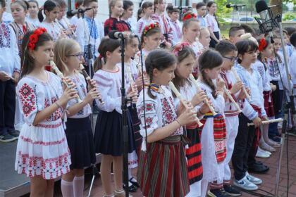 Serbarea elevilor seminarişti gălăţeni – fotografia 32