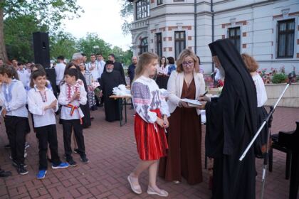 Serbarea elevilor seminarişti gălăţeni – fotografia 46
