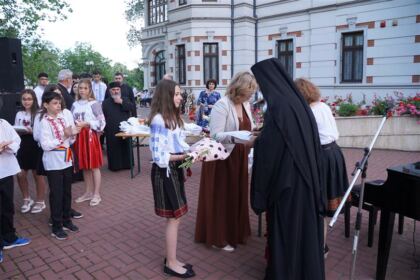 Serbarea elevilor seminarişti gălăţeni – fotografia 47