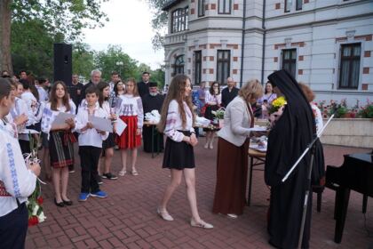 Serbarea elevilor seminarişti gălăţeni – fotografia 48