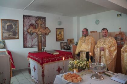 Rugăciune şi daruri pentru vârstnicii din cadrul unui azil brăilean – fotografia 7
