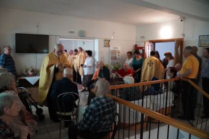 Rugăciune şi daruri pentru vârstnicii din cadrul unui azil brăilean – fotografia 40