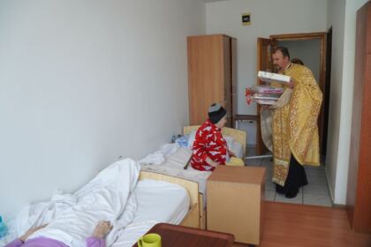 Rugăciune şi daruri pentru vârstnicii din cadrul unui azil brăilean – fotografia 52