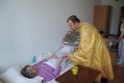 Rugăciune şi daruri pentru vârstnicii din cadrul unui azil brăilean – fotografia 53