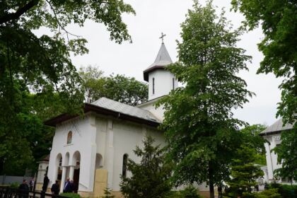 Momente de recunoştinţă şi cinstire pentru Episcopul Melchisedec Ştefănescu, la Dunărea de Jos – fotografia 1