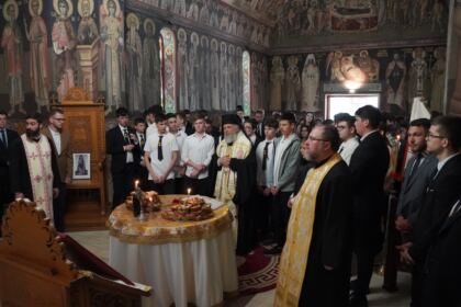 Momente de recunoştinţă şi cinstire pentru Episcopul Melchisedec Ştefănescu, la Dunărea de Jos – fotografia 6