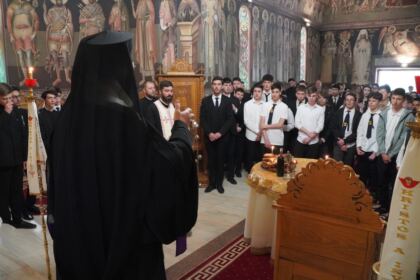 Momente de recunoştinţă şi cinstire pentru Episcopul Melchisedec Ştefănescu, la Dunărea de Jos – fotografia 11