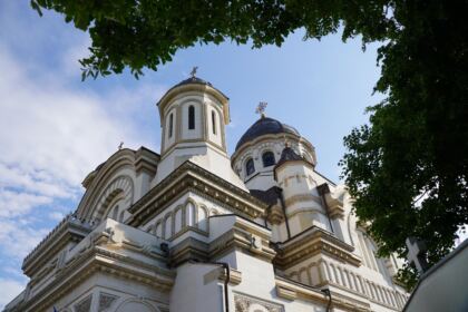 Rugăciune şi daruri pentru persoanele cu deficienţe de vedere – fotografia 1