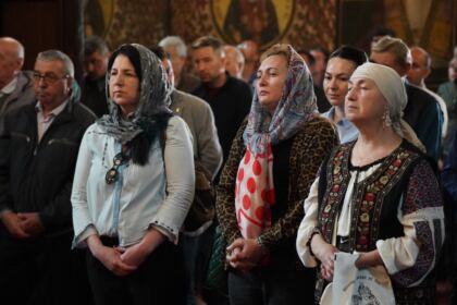 Rugăciune şi daruri pentru persoanele cu deficienţe de vedere – fotografia 12