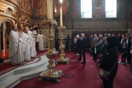 Rugăciune şi daruri pentru persoanele cu deficienţe de vedere – fotografia 21