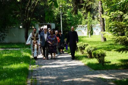 Rugăciune şi daruri pentru persoanele cu deficienţe de vedere – fotografia 32