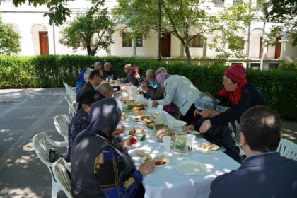 Rugăciune şi daruri pentru persoanele cu deficienţe de vedere – fotografia 34