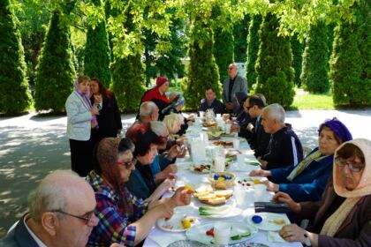 Rugăciune şi daruri pentru persoanele cu deficienţe de vedere – fotografia 36