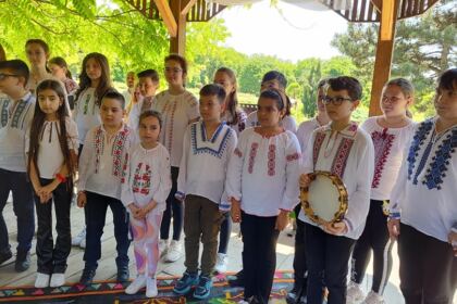 Bucurie și comuniune pentru tineri și vârstnici – fotografia 14