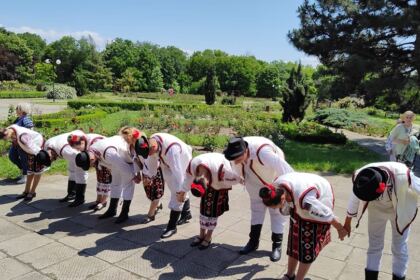 Bucurie și comuniune pentru tineri și vârstnici – fotografia 25