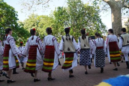 Manifestări cultural-artistice de Ziua Copilului la Galaţi – fotografia 12