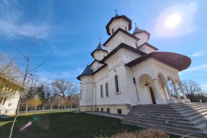Zi de sărbătoare şi de comuniune pentru vârstnicii gălăţeni – fotografia 2