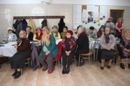 Zi de sărbătoare şi de comuniune pentru vârstnicii gălăţeni – fotografia 10