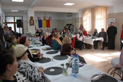 Zi de sărbătoare şi de comuniune pentru vârstnicii gălăţeni – fotografia 11