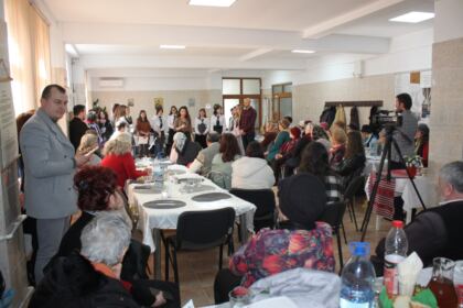 Zi de sărbătoare şi de comuniune pentru vârstnicii gălăţeni – fotografia 17