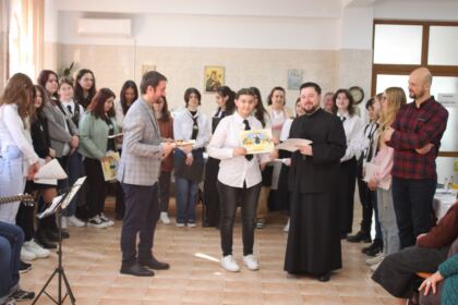 Zi de sărbătoare şi de comuniune pentru vârstnicii gălăţeni – fotografia 23