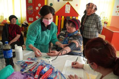 Caravană medicală în localităţile Albina şi Căldăruşa din judeţul Brăila – fotografia 42