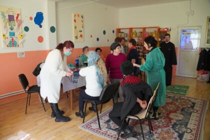 Caravană medicală în localităţile Albina şi Căldăruşa din judeţul Brăila – fotografia 52