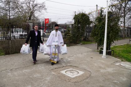 Rugăciune şi filantropie în Duminica Sfintei Cruci la Galaţi – fotografia 4