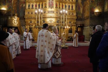 Rugăciune şi filantropie în Duminica Sfintei Cruci la Galaţi – fotografia 22