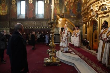 Rugăciune şi filantropie în Duminica Sfintei Cruci la Galaţi – fotografia 25