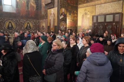 Rugăciune şi filantropie în Duminica Sfintei Cruci la Galaţi – fotografia 35