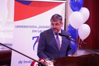 Sărbătoare pentru comunitatea academică din Galaţi – fotografia 57