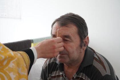 Rugăciuni şi daruri pentru vârstnicii de la Centrul social din localitatea Baldovineşti – fotografia 31