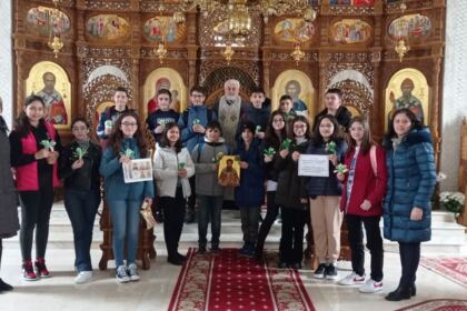 Parohia „Sfântul Spiridon Nou“ din Brăila în colaborare cu Școala Gimnazială „Fănuș Neagu“ Brăila au desfășurat proiectul „Arc peste timp“ – fotografia 6