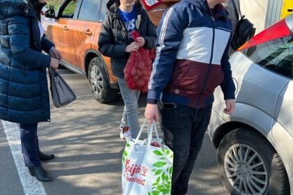Parohia „Sfântul Spiridon Nou“ din Brăila în colaborare cu Școala Gimnazială „Fănuș Neagu“ Brăila au desfășurat proiectul „Arc peste timp“ – fotografia 12