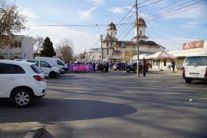 „Marşul pentru viaţă“ în Arhiepiscopia Dunării de Jos – fotografia 3