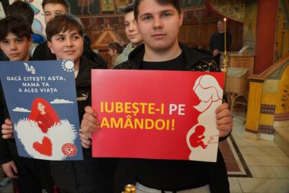 „Marşul pentru viaţă“ în Arhiepiscopia Dunării de Jos – fotografia 13