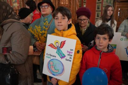 „Marşul pentru viaţă“ în Arhiepiscopia Dunării de Jos – fotografia 17