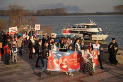 „Marşul pentru viaţă“ în Arhiepiscopia Dunării de Jos – fotografia 13
