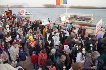 „Marşul pentru viaţă“ în Arhiepiscopia Dunării de Jos – fotografia 17