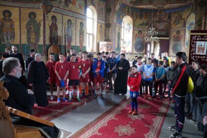 Ediţia a 8-a a Campionatului şcolar de fotbal „Tinereţe şi credinţă“ – fotografia 4
